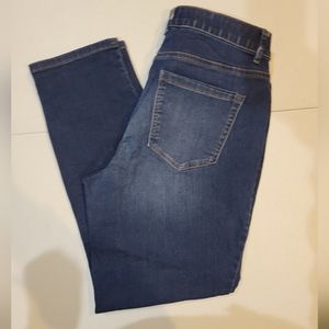Christopher & Banks.  Sz 6. Jeans. Like New.